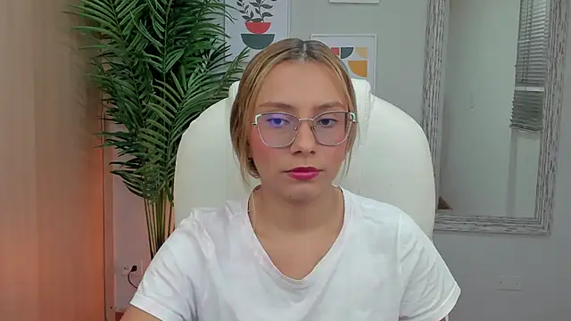 Mia Sanchez01 online show from December 21, 2024, 11:34 pm