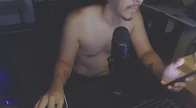 Snapshot of Pit_xxz chatting on February 13, 2025, 10:54 pm Pit xxz online show from February 13, 2025, 10:54 pm