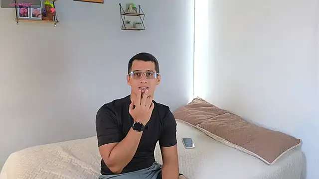 hot69temptation  online show from February 26, 2025, 2:03 pm