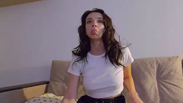 TeenyMariaXx online show from September 19, 2025, 3:52 am