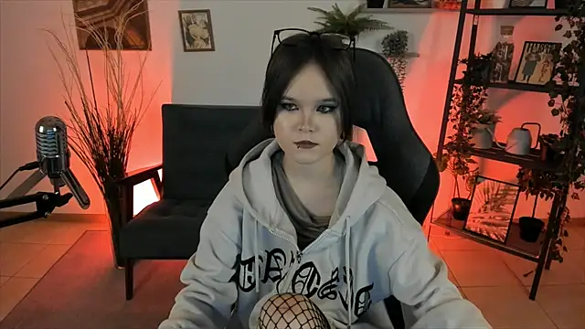 Elainebeness online show from December 1, 2024, 8:42 pm