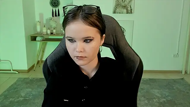 Elainebeness online show from January 15, 2025, 7:23 pm