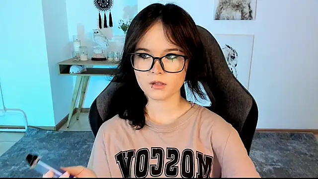 Elainebeness online show from February 28, 2025, 7:35 pm