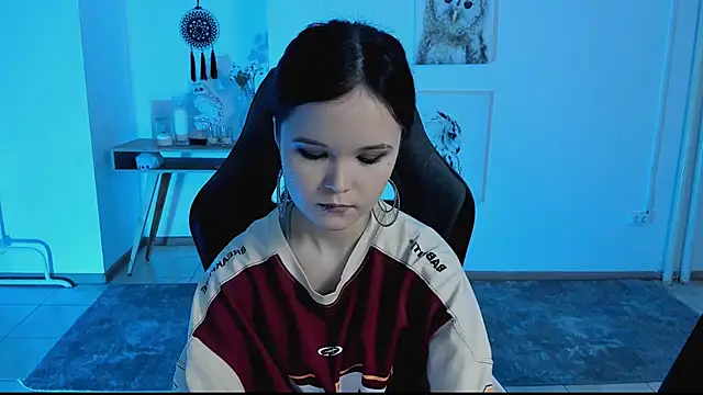 Elainebeness online show from March 9, 2025, 7:15 pm