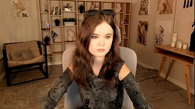 Elainebeness online show from September 24, 2025, 7:28 pm