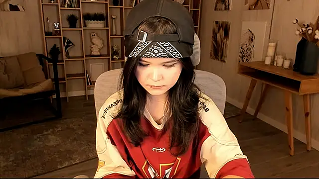 Elainebeness online show from October 8, 2025, 7:33 pm