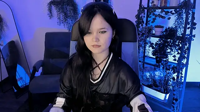 Elainebeness online show from May 24, 2026, 7:41 pm