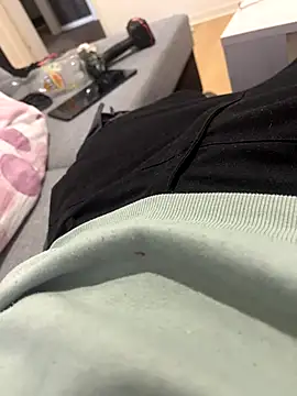 27SKLuder online show from October 13, 2025, 12:49 pm