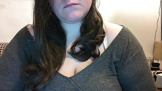 Maebi online show from January 7, 2025, 9:46 pm