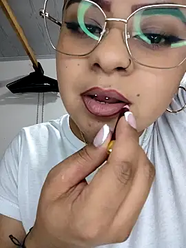 Princess Lau online show from April 18, 2026, 2:37 am