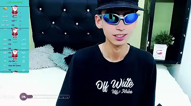 Snapshot of ttimy_x_boy chatting on December 11, 2024, 12:23 am ttimy x boy online show from December 11, 2024, 12:23 am