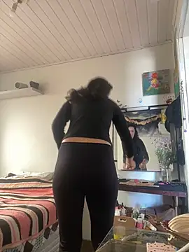 magalunabb online show from September 24, 2025, 3:04 pm