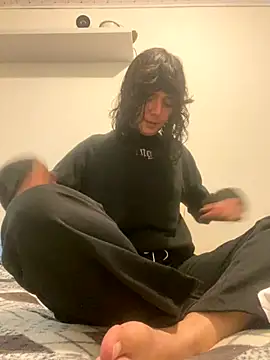 magalunabb online show from October 9, 2025, 7:01 pm