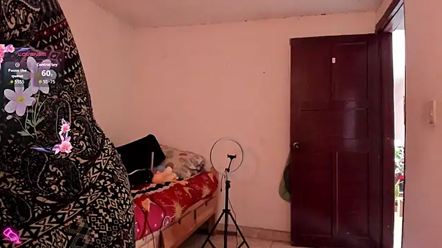 Miss oliviaa online show from October 18, 2025, 1:56 pm