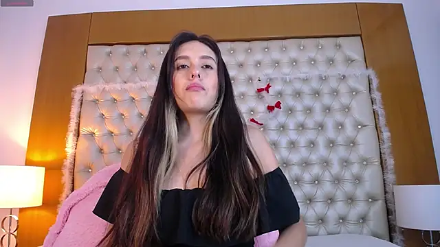 MegannMyerss online show from December 16, 2024, 9:20 pm