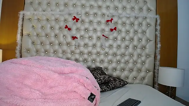 MegannMyerss online show from December 28, 2024, 8:15 pm