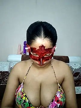 bigtitsqueen online show from February 7, 2026, 8:40 am