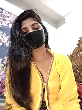 Cute-Lina online show from December 18, 2024, 10:46 pm