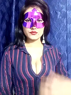 Snapshot of Stripy_Doll chatting on December 3, 2024, 1:54 pm Stripy Doll online show from December 3, 2024, 1:54 pm