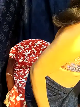 Snapshot of Stripy_Doll chatting on December 15, 2024, 2:19 am Stripy Doll online show from December 15, 2024, 2:19 am