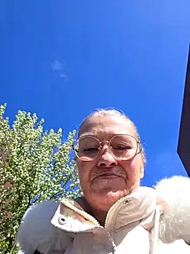 lisalustjouw online show from April 16, 2026, 10:49 am