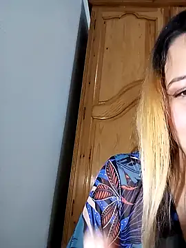 barbieelove online show from February 9, 2025, 4:07 pm