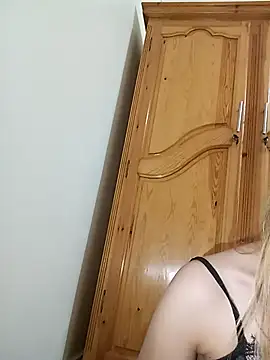 barbieelove online show from September 11, 2025, 4:34 am