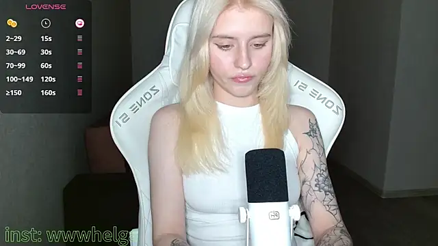 LizaKisses online show from October 18, 2025, 12:06 pm