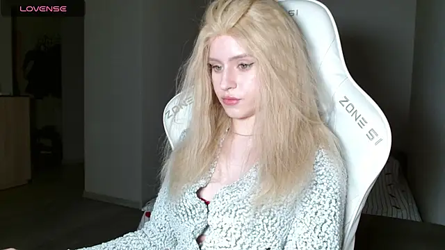 LizaKisses online show from February 13, 2026, 3:30 pm