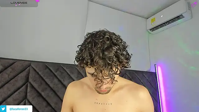 Luca ferrer  online show from February 11, 2026, 2:49 am