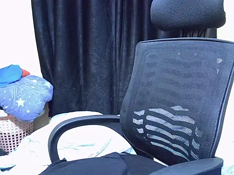 Horny-slut  online show from April 9, 2026, 6:19 am