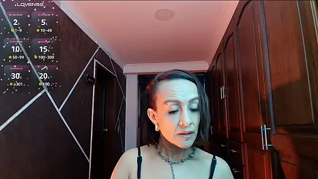 NatashaMason  online show from January 14, 2025, 12:03 pm