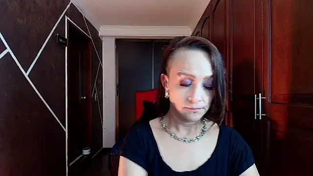 NatashaMason  online show from February 4, 2025, 11:49 am