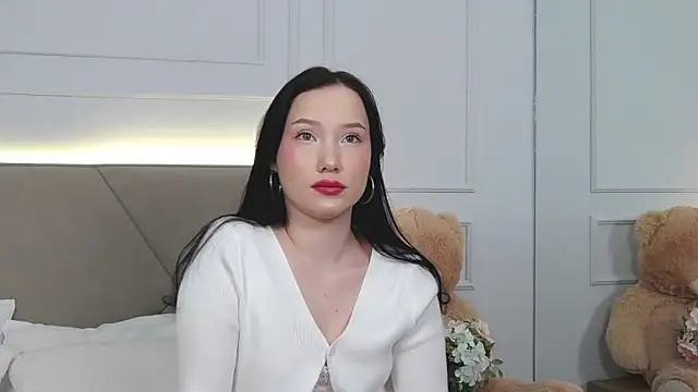 LeilaLow online show from January 15, 2025, 12:15 pm