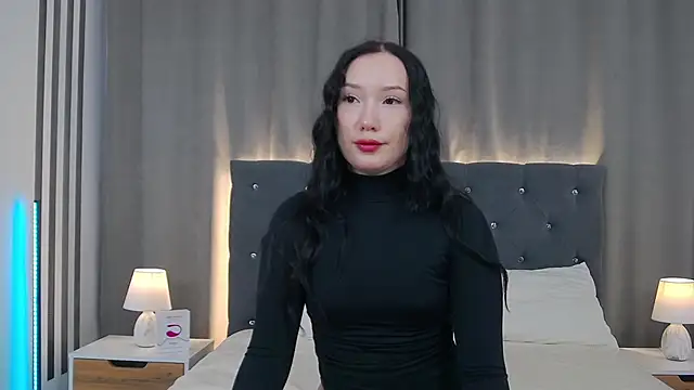 LeilaLow online show from January 15, 2026, 3:05 pm