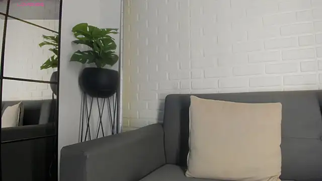 karina gomez 18 online show from March 1, 2025, 1:53 am