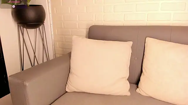 karina gomez 18 online show from March 9, 2025, 2:50 am