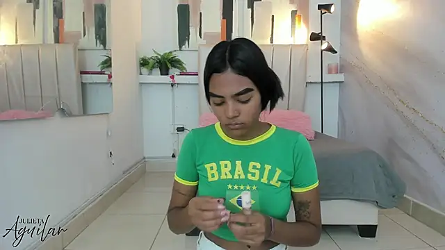 julieta aguilar1 online show from November 20, 2025, 8:19 pm