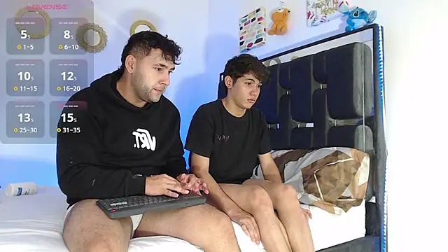 Valerio 22 online show from December 1, 2025, 9:09 pm