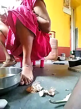 Snapshot of royaldoll-143 chatting on November 5, 2025, 5:18 am royaldoll-143 online show from November 5, 2025, 5:18 am