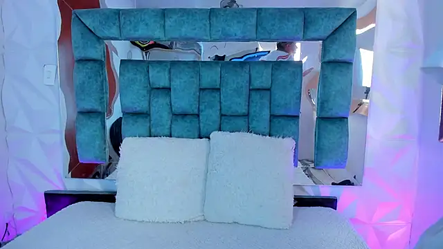 Nanda Vixen online show from February 18, 2025, 8:25 pm