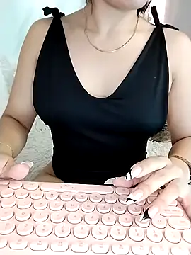 Nanda Vixen online show from September 15, 2025, 10:32 pm