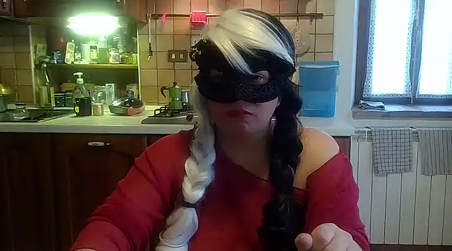 Ninalapiccolina online show from January 7, 2025, 10:11 am