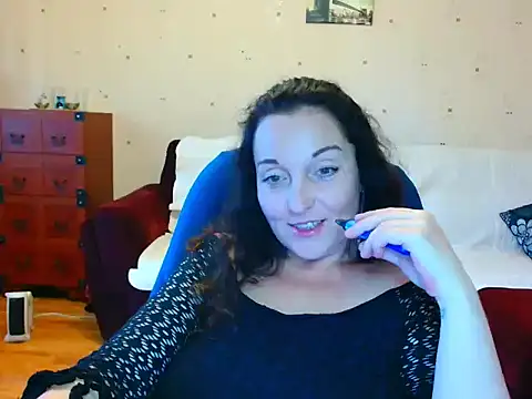 Snapshot of Alice3694 chatting on May 7, 2026, 6:41 am Alice3694 online show from May 7, 2026, 6:41 am