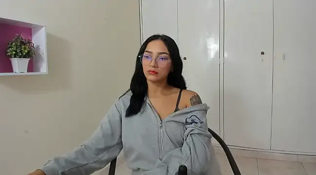 ASIAM BRUNET online show from March 13, 2025, 12:56 pm