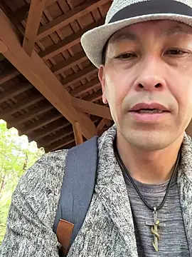 Snapshot of Hideen-real-face chatting on October 12, 2025, 2:32 am Hideen-real-face online show from October 12, 2025, 2:32 am