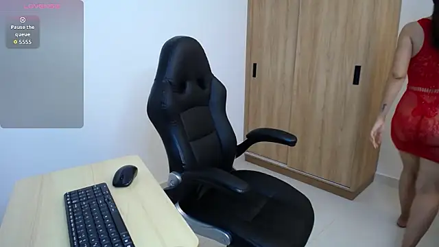 karoll marquez online show from February 11, 2026, 11:43 pm