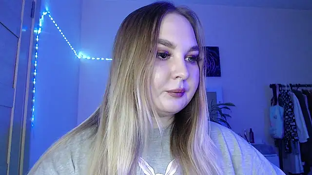 Greeenfriends6969 online show from February 6, 2025, 8:02 pm