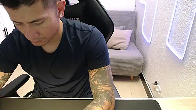 team dinamite69 online show from March 6, 2026, 12:01 pm