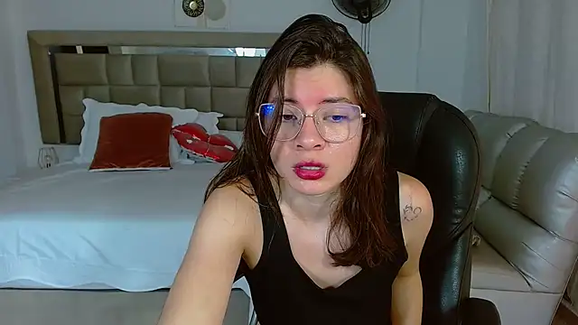 zoecruzz online show from January 14, 2026, 4:23 pm